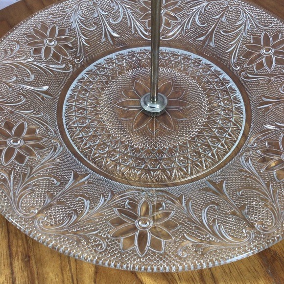 Vintage Indiana Glass Clear Sandwich Tidbit Tray with Metal Handle - Picture 7 of 9